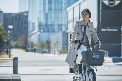 トレンチ オファー コート 自転車