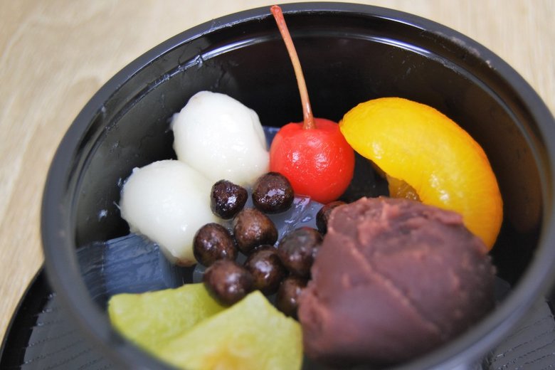 セブンイレブンの人気スイーツ「フルーツあんみつ」の成分画像