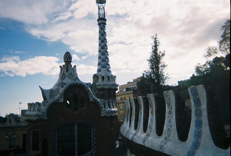 昨年の海外旅行にて。フィルムカメラで撮影したそう（Instagramより）
