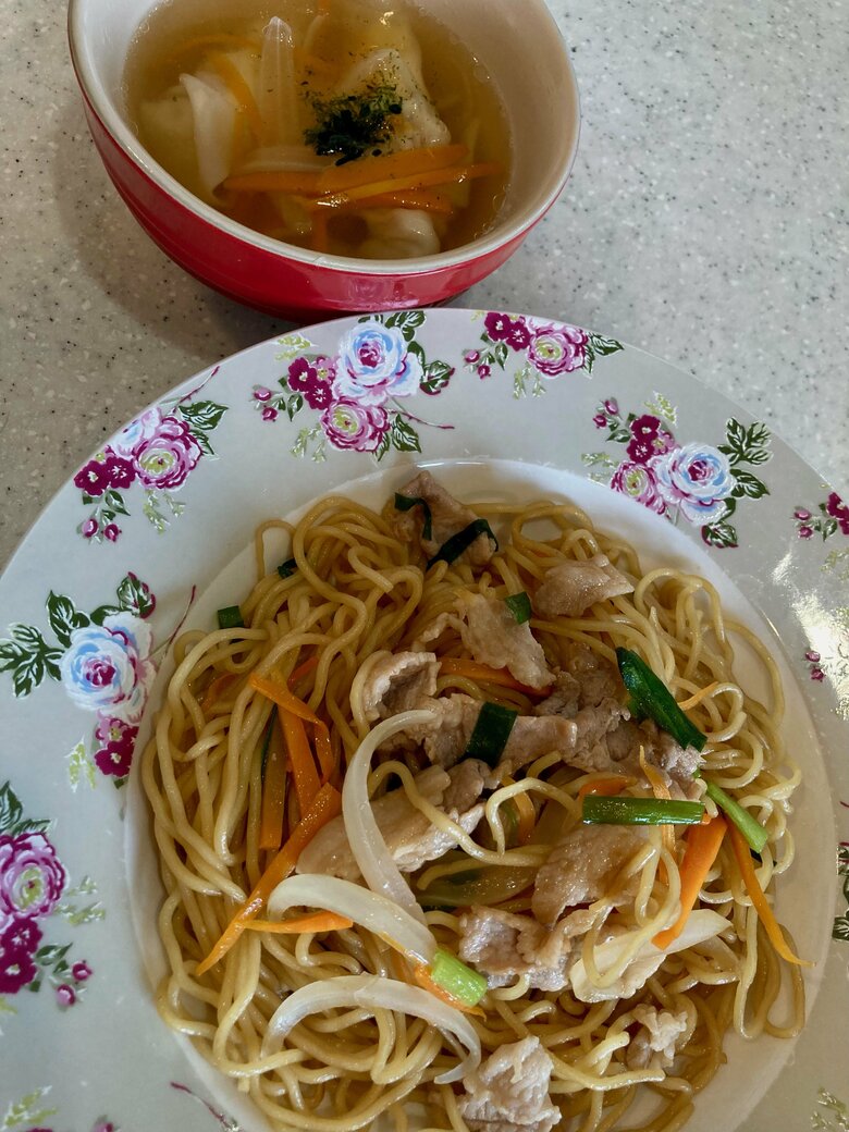 はしのさんお手製のオイスターやきそばは家族も大好き