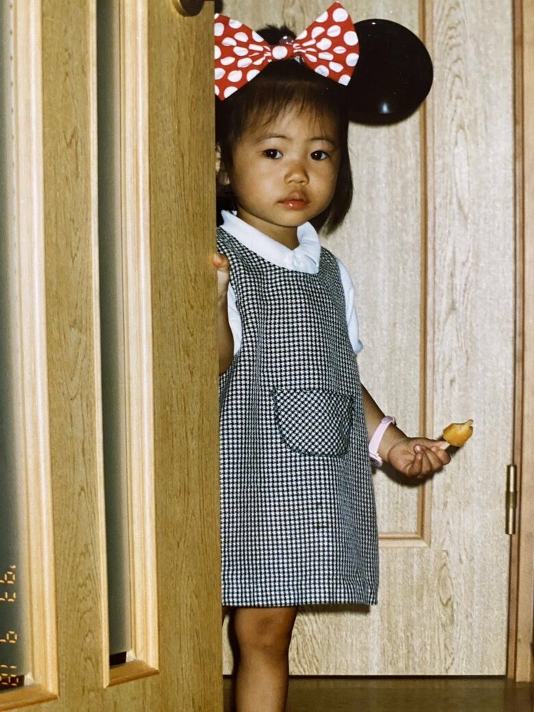 仲のいい家族に囲まれすくすく育ったという幼少期の上原さん