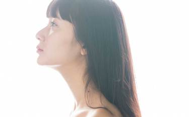 なぜ人は「例え」で人の容姿を褒めるたがるのか