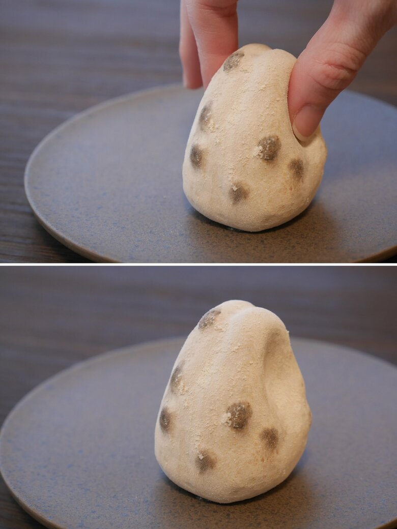 木彫り作品「つままれた豆大福」