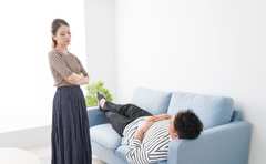 遊びから帰った夫の「疲れた」に怒り心頭も…受け流す妻の“大人な理由”