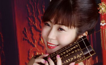 「15歳下の大学生にダメ元で告白」女性芸人の運命の出会い 3年後に結婚するも彼の両親は当初「どういうこと？」と