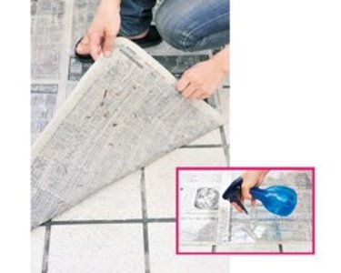 霧吹きしてぺロン♪ とはがすだけ汚れがごっそりとれる「新聞シップ」