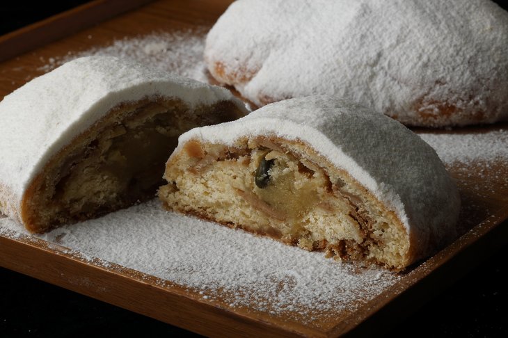 ツィトローネシュトーレン（断面）