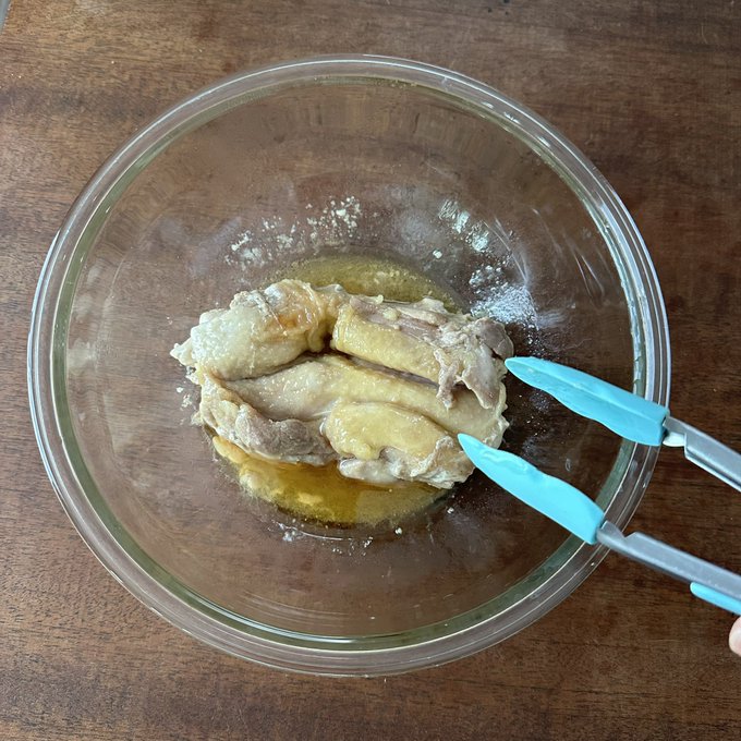 【作り方4】裏返して4分半加熱。生焼けの場合は、追加1分ほどの加熱で火が通らないときは思いきって2分以上、様子を見ながら加熱。加熱後はそのまま置き、あら熱が取れたら食べやすくカットする