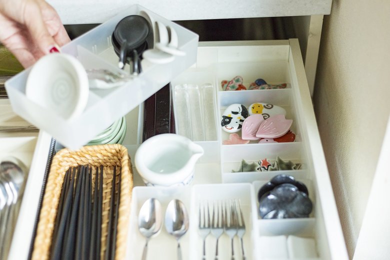 ポリプロピレンデスク内整理トレー２