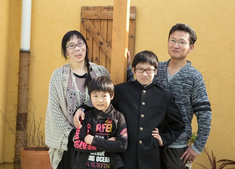 2015年撮影。家族みんなが河除さんの活動を応援してくれている