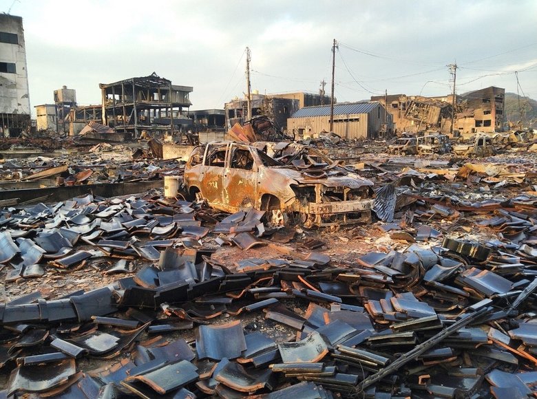 車庫に置いてあった営業車も全焼