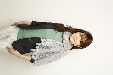 ストールを巻き直せば、 残念ファッションが見違える！【CHANTO6月号より】