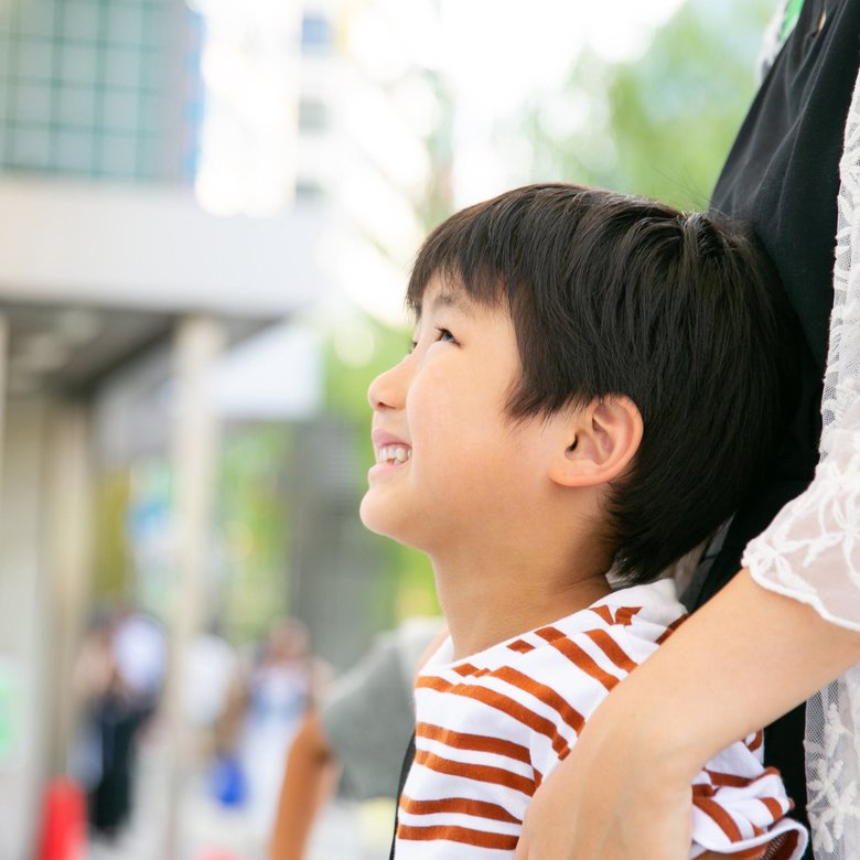 ▲東映の映画館に貼られたポスターをみて、早くも興奮を抑えられない様子