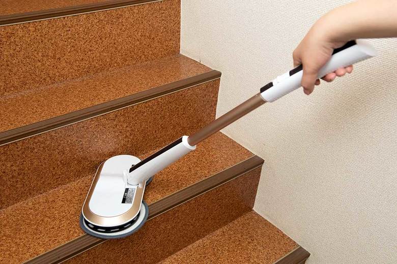 ▲室内はもちろん、階段周りなどに持ち運んで掃除しやすいのも魅力。