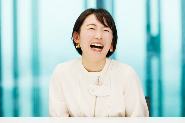 明るい気持ちになる狩野さんの笑顔に、山本選手も癒やされているはず