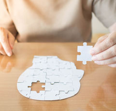 人の顔を覚える「顔認知能力」のピークは32歳!?「どおりでダメなわけだ」