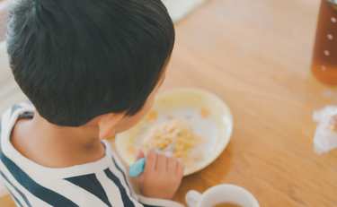 ご飯を捨てるのは罪悪感… 子どもの食べ残しはどう処理する？