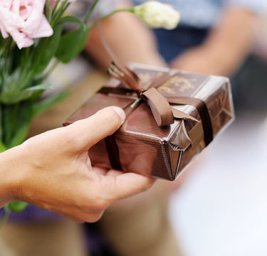 この時代、無くなって欲しいのは「義理」ではなく「義務」のチョコレート！？