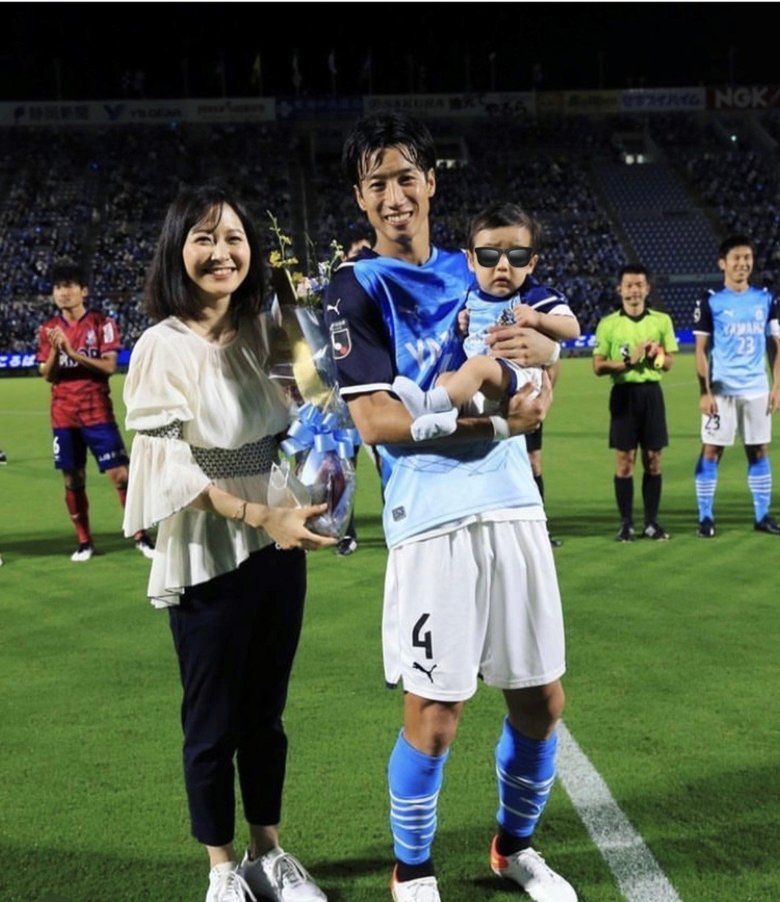 通算200試合出場のお祝いに駆け付けた久冨さんとお子さん