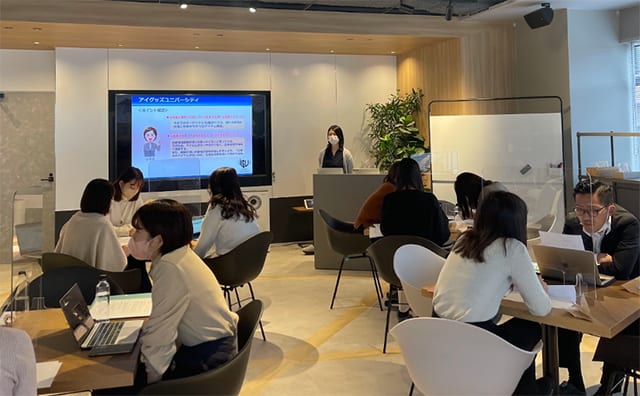 朝の勉強会の様子