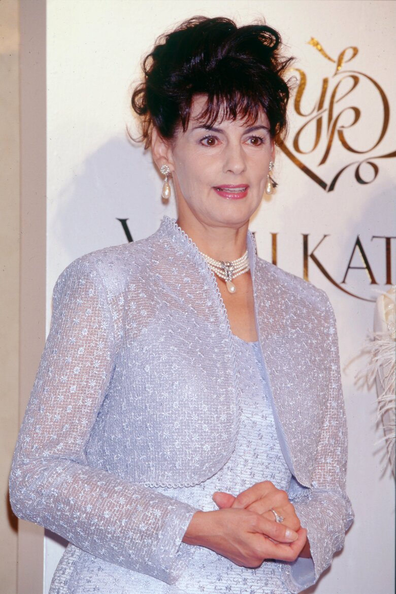 超絶美人！1998年の桂由美さんのイベントに出席したクラウディアさん（写真／週刊女性）