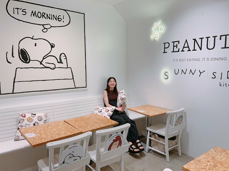 可愛いカフェでリラックスモードの森さん