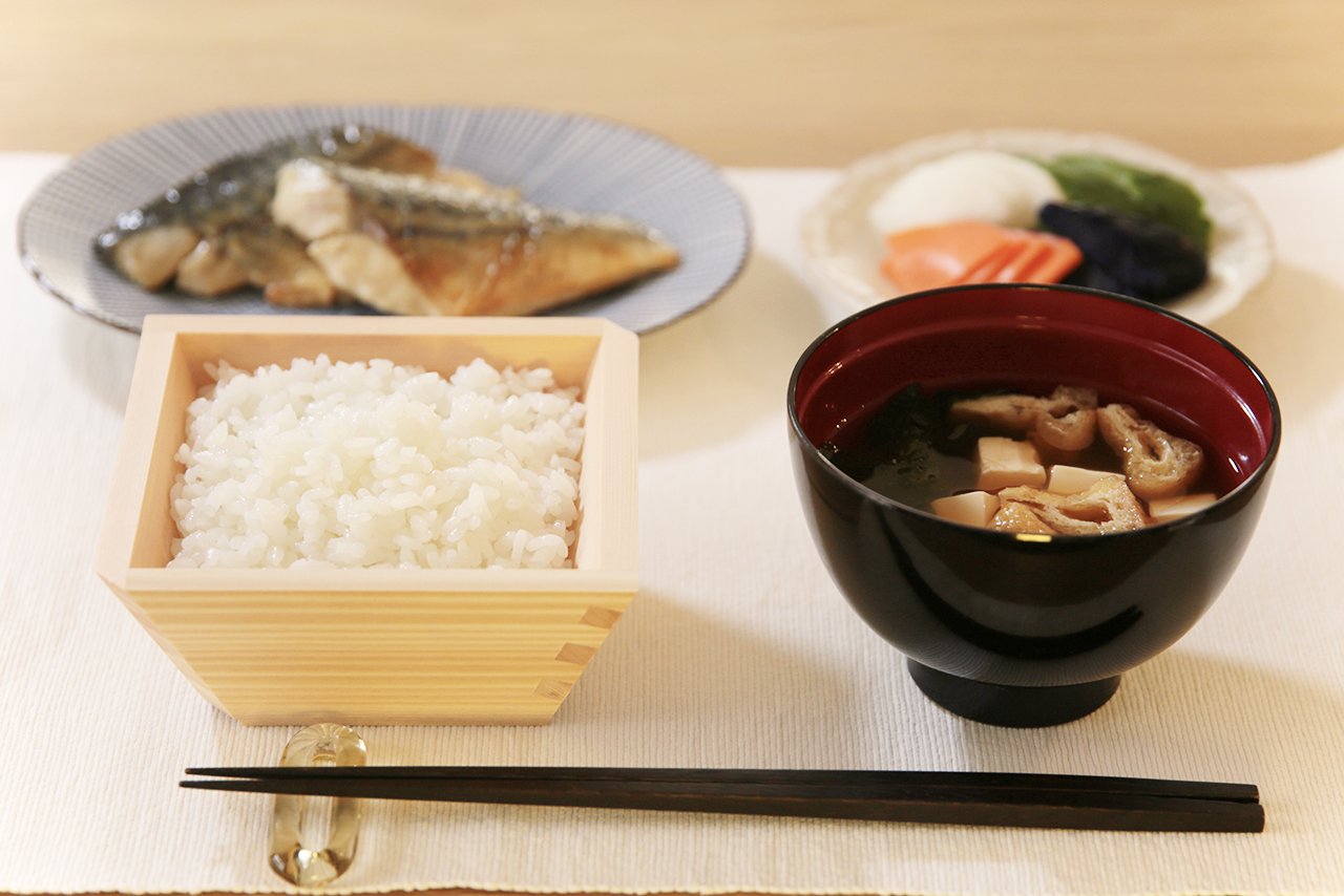 ヒノキの香りを感じながら贅沢なお家ご飯が楽しめる