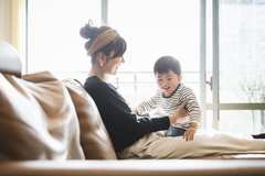 同居解消で〝ワンオペ育児〟に…それでも「義実家より快適」妻たちが語る理由