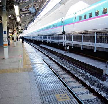 ベビーカー持ち込みルールが変わる!?新幹線の特大荷物置場と事前予約制から