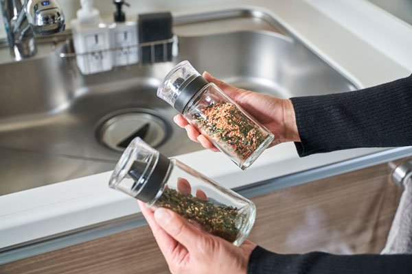 ニトリの調味料入れ