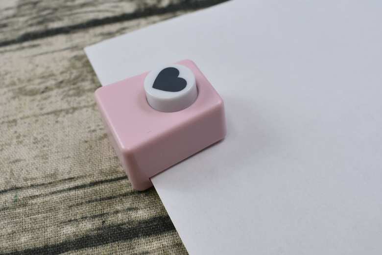 ダイソーの人気文房具クラフトパンチ (ハート型)のを実際に使った画像