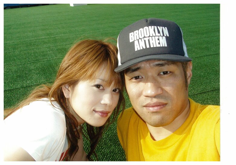 はなわさんと奥さんの若かりしころのツーショット