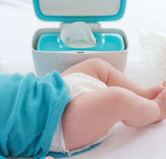 男性トイレはオムツ替え設備が少ない!? 来客・外出時の授乳やおむつ替えについて議論勃発！