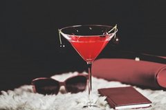 見た目にも美しいカクテルで乾杯☆初心者におすすめのベースはどれ？