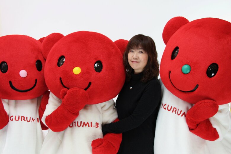 加納さんは30代の頃にシングルマザーとなり、仕事と育児の両立に悩みました