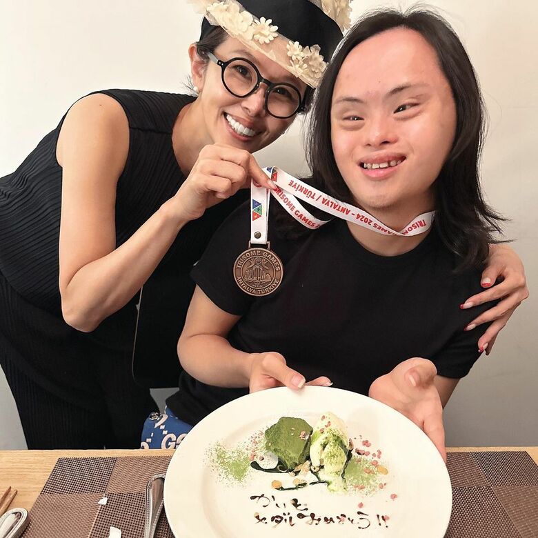 今年のお花見のお食事会で（本人のInstagramより）