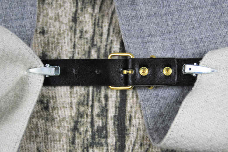 ダイソーのおすすめ商品「ストールクリップ」の実物画像