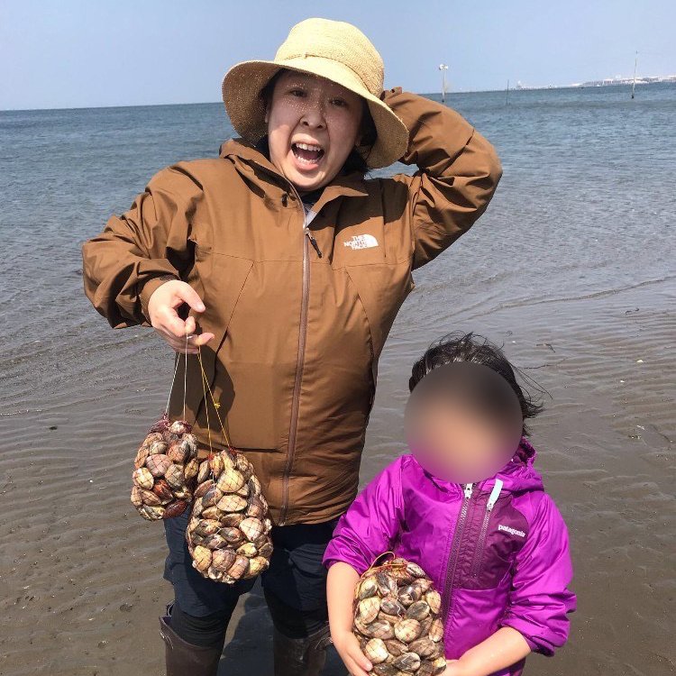 家族で潮干狩りに。たくさんとれました！