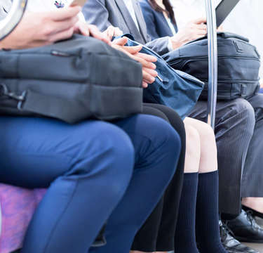 スムーズビズで通勤ラッシュ解消に!?東京都が時差出勤を試験的に実施！