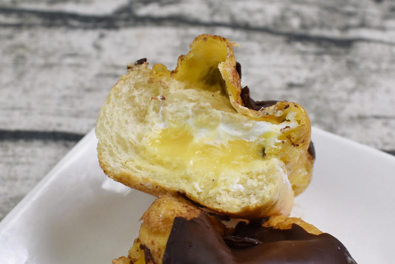 ファミマ「エクレアみたいなパン」の画像3