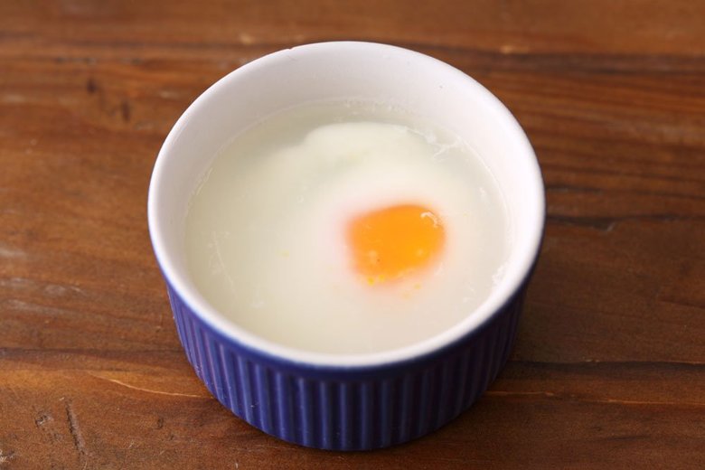 電子レンジで作る半熟卵