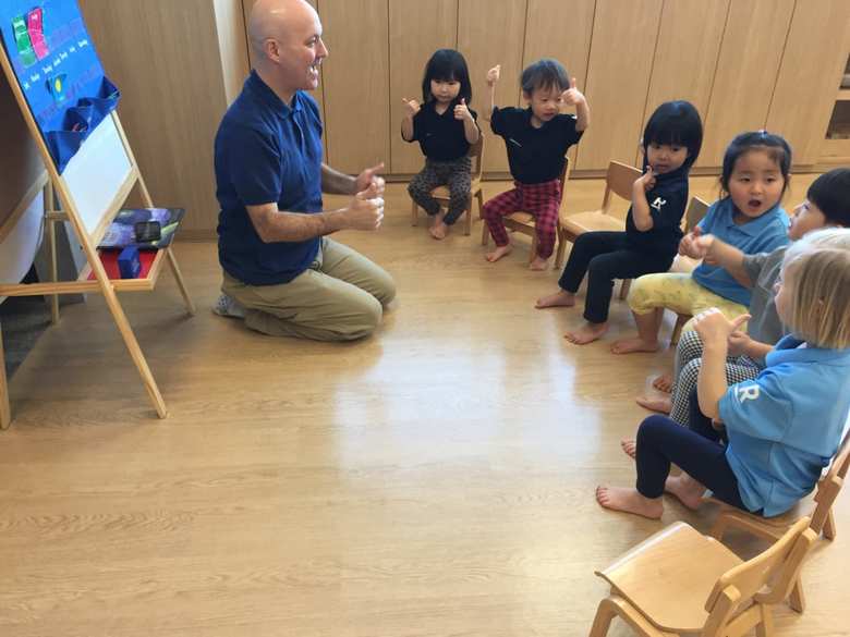 楽天ゴールデンキッズでの保育の様子