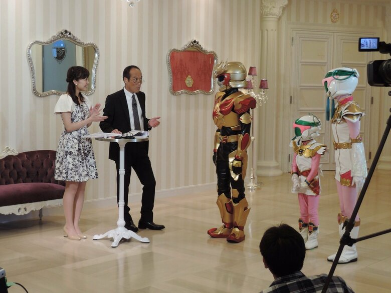 フリーアナ時代に東国原さんの番組でアシスタントMCを務めた