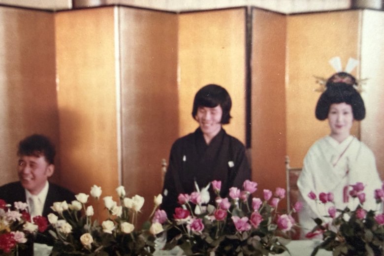 結婚披露宴で。左は林家三平師匠