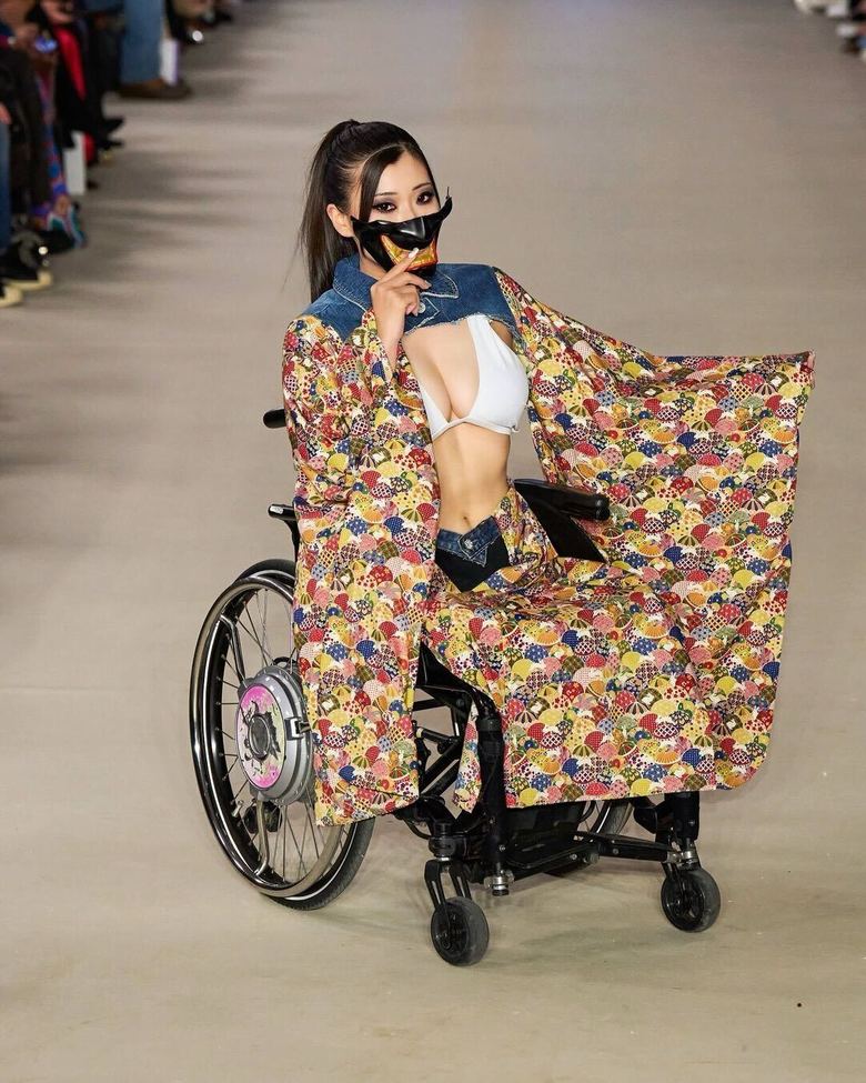 ニューヨークファッションウィークのランウェイにて