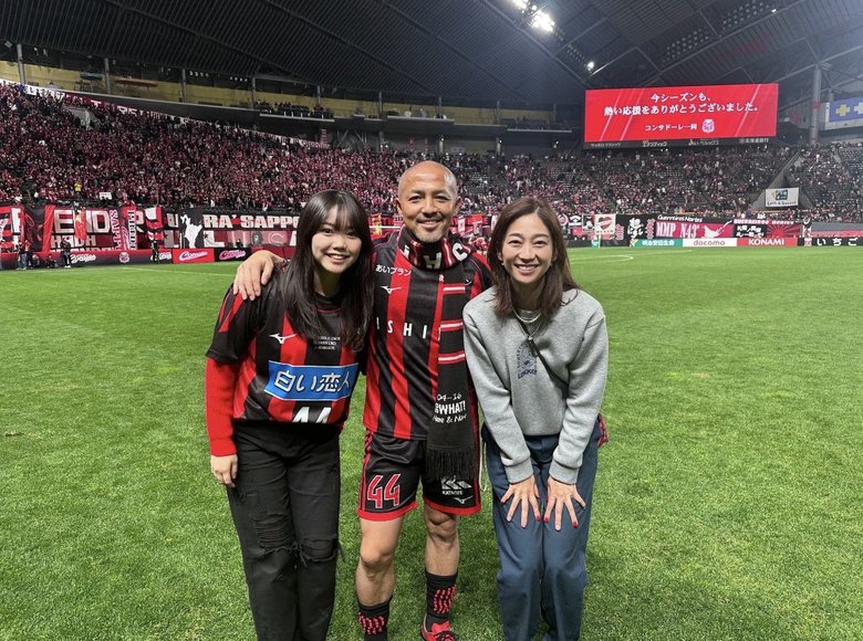 小野伸二選手の引退試合終了後の引退セレモニーでの一場面