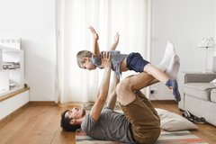 不倫より家族サービス優先になる「夏」はパパたちの〝別れの季節〟