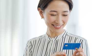 クレジットカードの見直し「春」が最適の訳