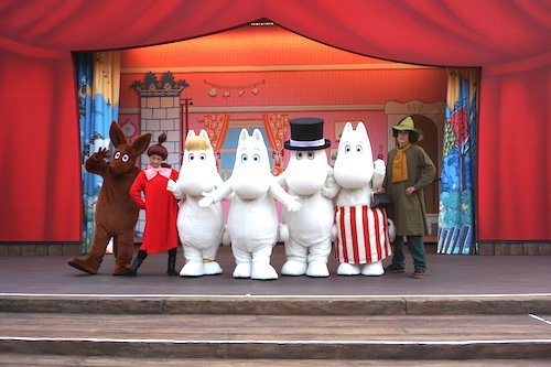 ショーは1日3回開催！