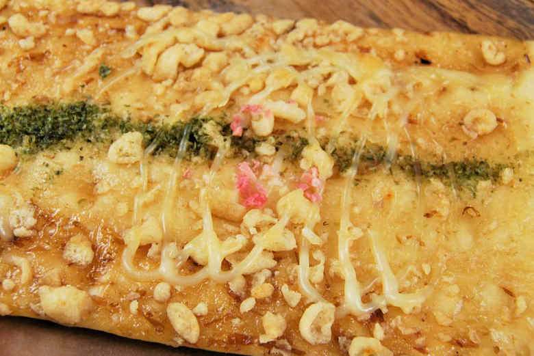 ローソンの人気パン「悪魔のパン（お好み焼き味）」の実物画像03